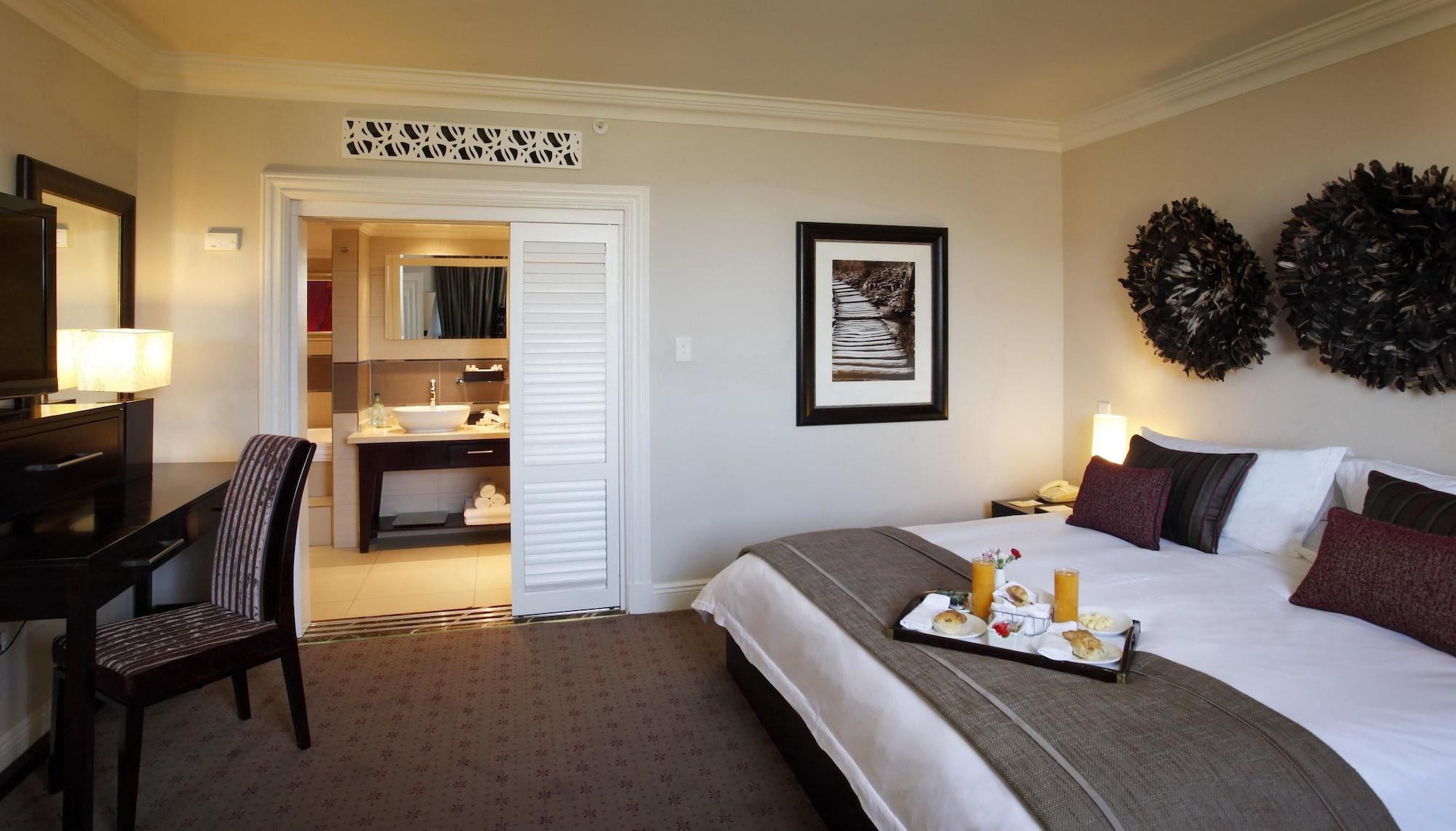 The Cascades Hotel At Sun City Resort Экстерьер фото
